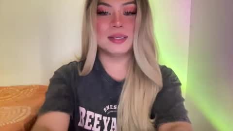 arianna tiara online show from January 6, 6:06 am