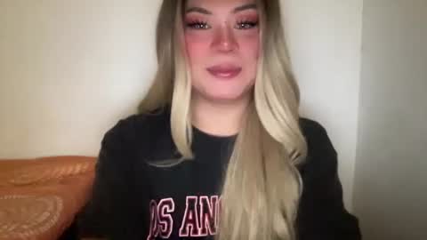 arianna tiara online show from January 7, 3:31 am