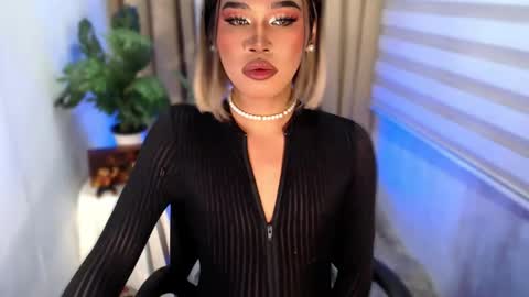 Sam online show from December 3, 5:11 pm