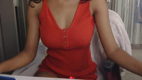 Snapshot of tiaradarling chatting on September 30, 7:35 am Tiara online show from September 30, 7:35 am