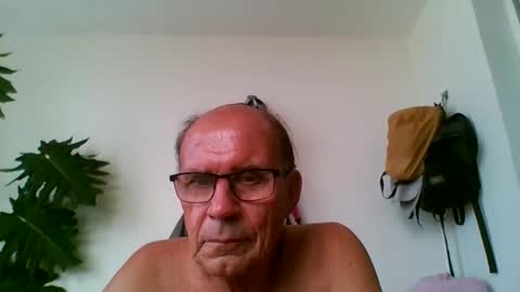 tiaretiareopui online show from November 15, 9:39 am