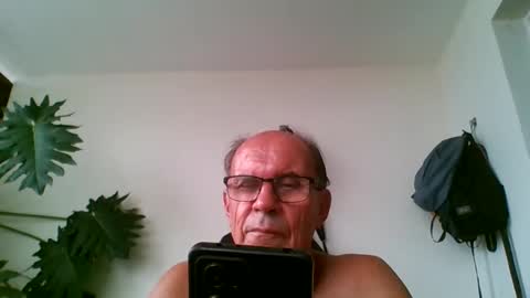 tiaretiareopui online show from November 30, 10:52 am