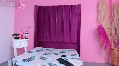 Tifani brown online show from March 15, 1:06 pm