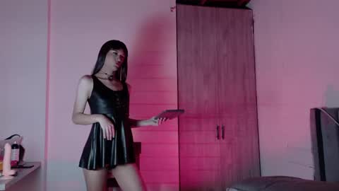 Snapshot of tifaniith_ chatting on April 6, 7:59 pm tifaniith_ online show from April 6, 7:59 pm