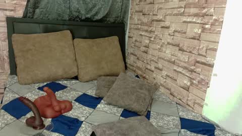 Snapshot of tifanny_fiire chatting on April 1, 11:44 am leidy online show from April 1, 11:44 am