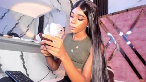 Snapshot of tifany_bigdick chatting on April 14, 6:36 pm Tifanny online show from April 14, 6:36 pm