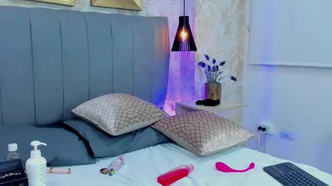 Snapshot of tifany_boobsgb chatting on March 11, 11:48 pm Dana Montoya online show from March 11, 11:48 pm