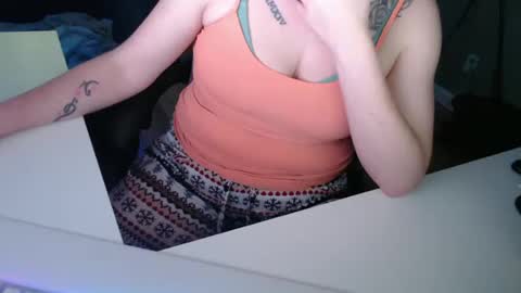 Snapshot of tiff4yew chatting on October 16, 6:25 am tiff4yew online show from October 16, 6:25 am