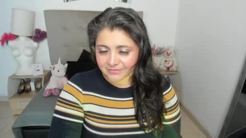 Snapshot of tiff_luxx chatting on March 31, 1:33 pm Tiff Luxx online show from March 31, 1:33 pm