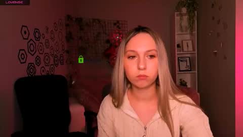 Tif online show from February 25, 8:07 pm