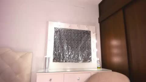 Snapshot of tiffanny_quinn chatting on March 23, 4:38 am Tiff online show from March 23, 4:38 am