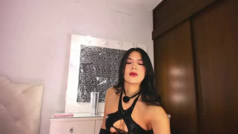 Snapshot of tiffanny_quinn chatting on April 10, 3:34 am Tiff online show from April 10, 3:34 am