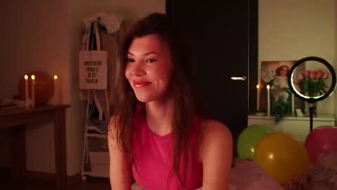 Snapshot of tiffantasy chatting on November 24, 11:37 pm Im here on Fridays Saturdays Sundays online show from November 24, 11:37 pm