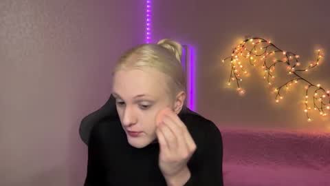 Amira online show from November 26, 9:54 am