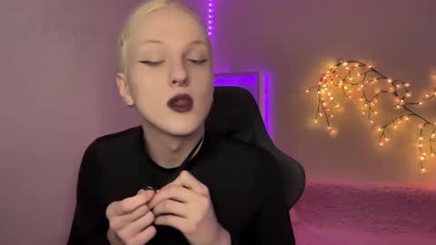 Amira online show from November 27, 9:11 am