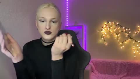 Amira online show from November 28, 8:39 am