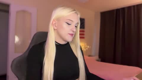 Amira online show from December 19, 8:54 am