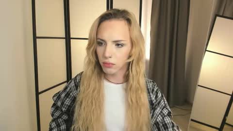 Snapshot of tiffany_king chatting on March 14, 8:25 pm Tiffany online show from March 14, 8:25 pm