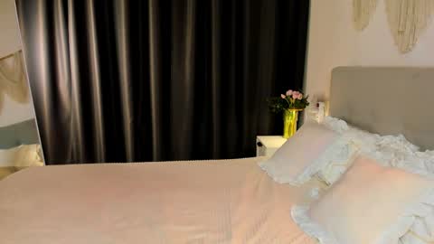 Snapshot of tiffany_king chatting on April 2, 9:23 pm Tiffany online show from April 2, 9:23 pm