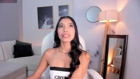 tiffany_low online show from April 2, 3:31 pm