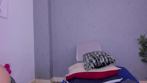 tiffany_mendez online show from March 10, 12:10 pm