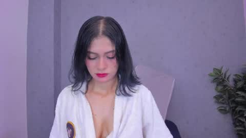 tiffany_mendez online show from April 8, 12:05 pm