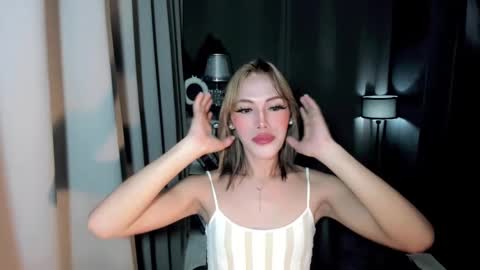 Snapshot of tiffany_welson chatting on December 2, 6:43 pm tiffany online show from December 2, 6:43 pm