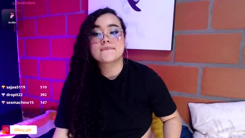 Snapshot of tiffanygiil chatting on January 2, 3:26 am TiffanyGiil NEW ACCOUNT online show from January 2, 3:26 am