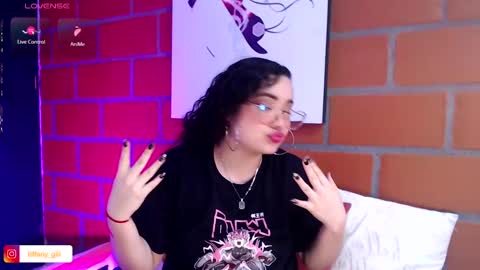 Snapshot of tiffanygiil chatting on January 3, 9:05 pm TiffanyGiil NEW ACCOUNT online show from January 3, 9:05 pm