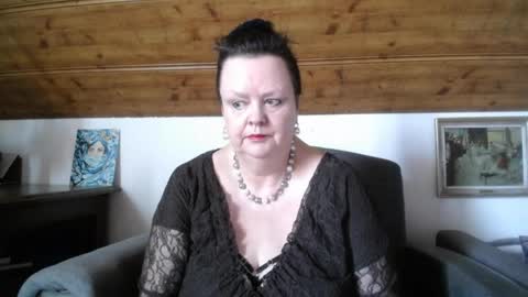 TiffanyMature online show from May 6, 7:13 am