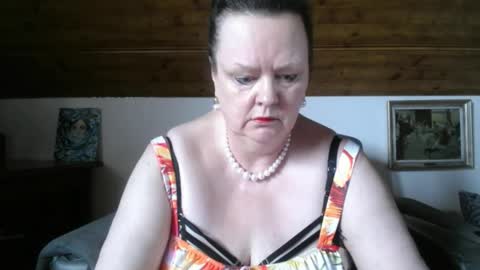 TiffanyMature online show from May 8, 7:14 am