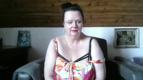 TiffanyMature online show from May 9, 2:55 pm