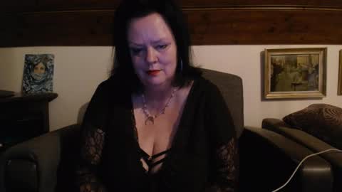TiffanyMature online show from May 12, 8:50 pm