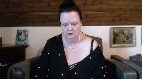 TiffanyMature online show from May 15, 7:37 am