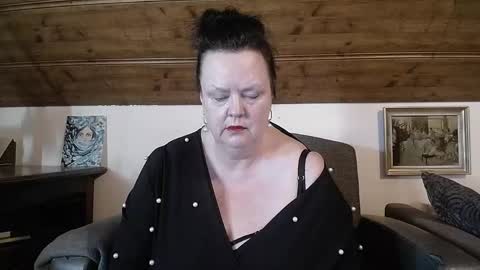 TiffanyMature online show from May 19, 7:15 am