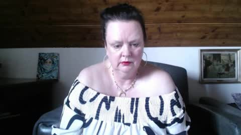 Snapshot of tiffanymature chatting on May 24, 3:06 pm TiffanyMature online show from May 24, 3:06 pm
