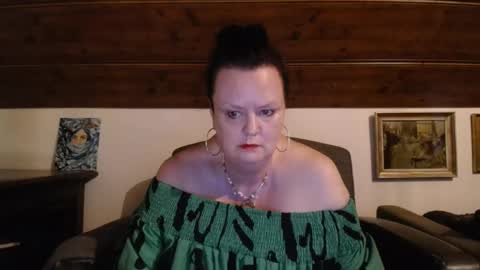 Snapshot of tiffanymature chatting on May 25, 9:32 pm TiffanyMature online show from May 25, 9:32 pm