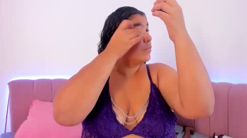 Snapshot of tiffanymiller01 chatting on March 16, 1:04 pm Tiffany Miller online show from March 16, 1:04 pm