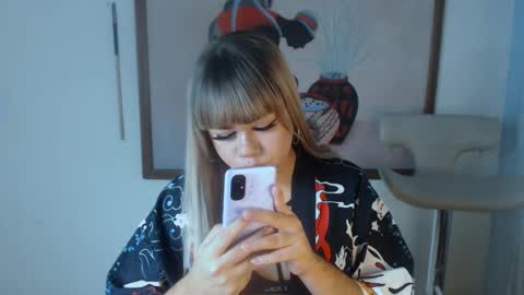 Snapshot of tiffanysutton chatting on September 21, 12:18 pm tiffanysutton online show from September 21, 12:18 pm