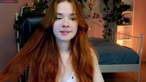 Snapshot of tiffanyvex chatting on March 19, 3:27 pm Tiffany online show from March 19, 3:27 pm