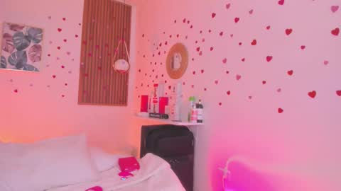 Tiffany online show from March 28, 3:06 am