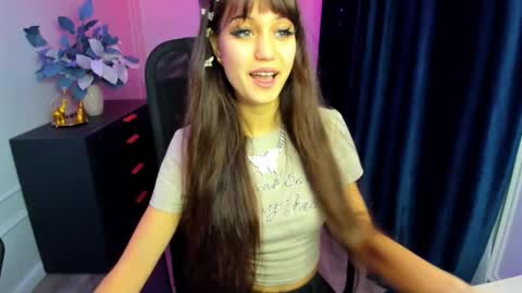 tiffanyyoun online show from November 28, 12:41 pm