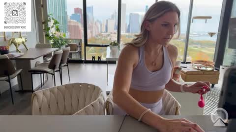 Tiffstreatsxoxo online show from October 25, 7:30 pm