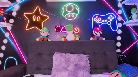 Snapshot of tiffvalentinee_ chatting on February 17, 8:15 pm Tiffany online show from February 17, 8:15 pm