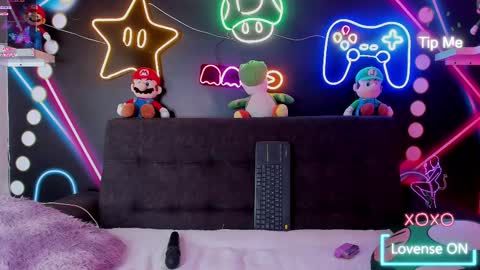 Snapshot of tiffvalentinee_ chatting on March 2, 1:36 am Tiffany online show from March 2, 1:36 am