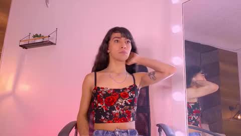 Snapshot of tiffvalentinee_ chatting on September 28, 11:48 am Tiffany online show from September 28, 11:48 am