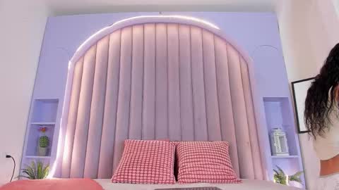 Snapshot of tiffvalentinee_ chatting on October 18, 8:42 pm Tiffany online show from October 18, 8:42 pm