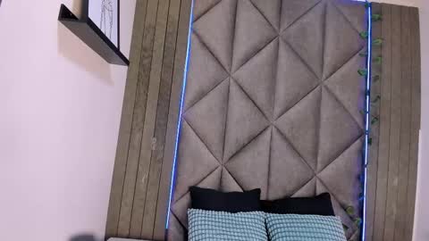 Snapshot of tiffvalentinee_ chatting on November 1, 8:00 pm Tiffany online show from November 1, 8:00 pm