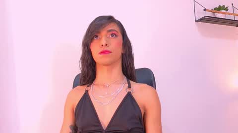 Snapshot of tiffvalentinee_ chatting on December 18, 2:39 am Tiffany online show from December 18, 2:39 am