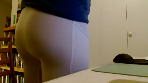 Snapshot of tightshortsspank chatting on February 14, 2:39 am Tightshortsspank online show from February 14, 2:39 am